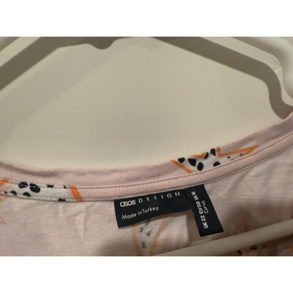 Asos Design Curve Women’s Oversized Lightning Bolt Print T Shirt Size 18 - Picture 2 of 3